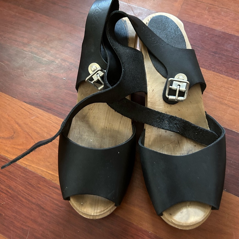 Lotta from Stockholm size 39 clogs, black